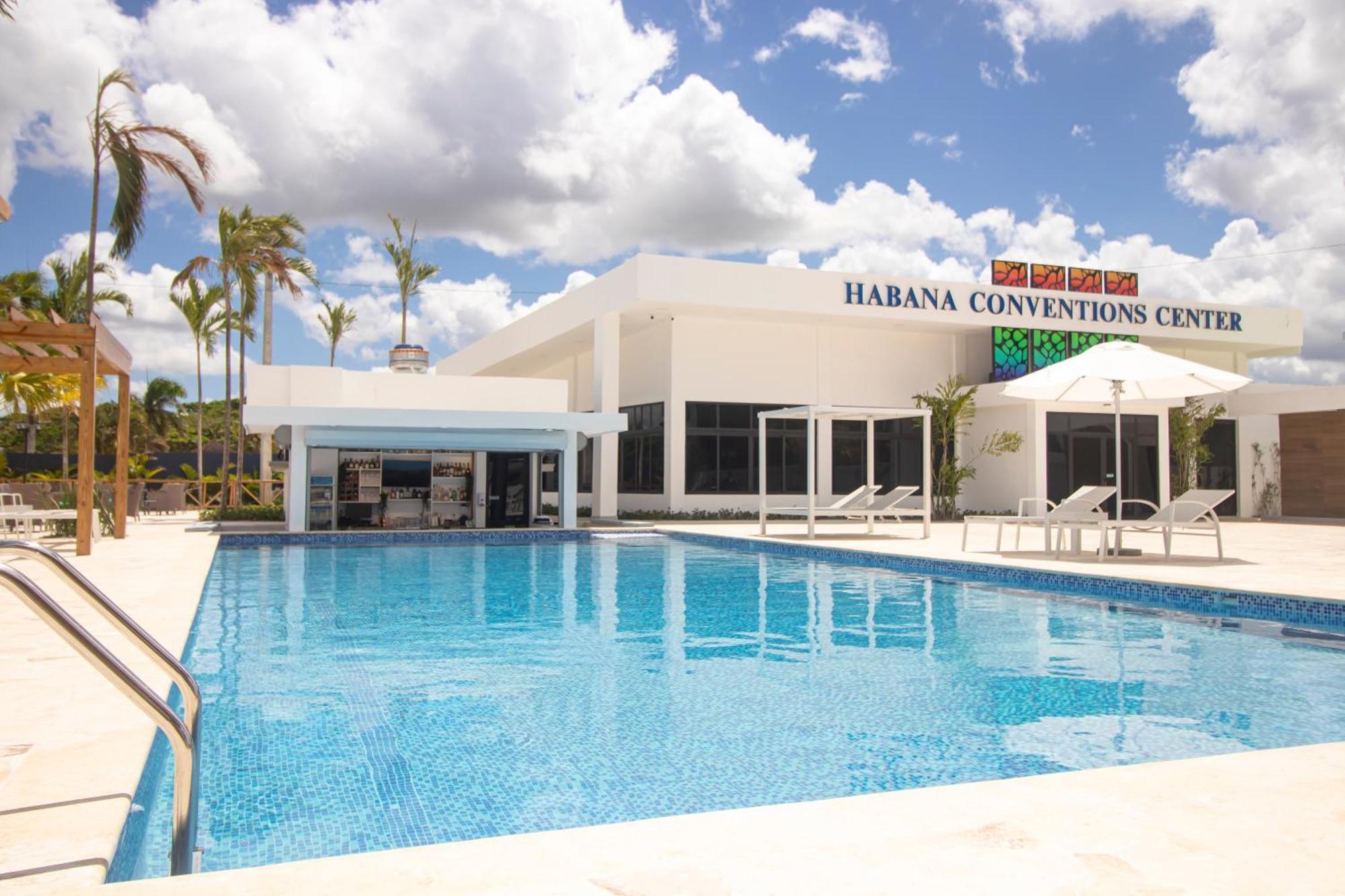 Habana Hotel Y Restaurante Salvaleón de Higüey Exteriör bild